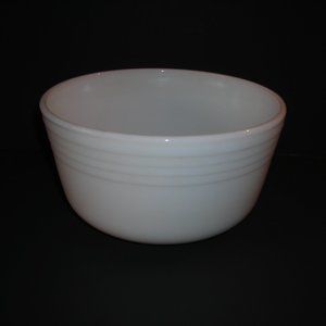 Vintage PYREX large 3 qt milk glass MIXER BOWL